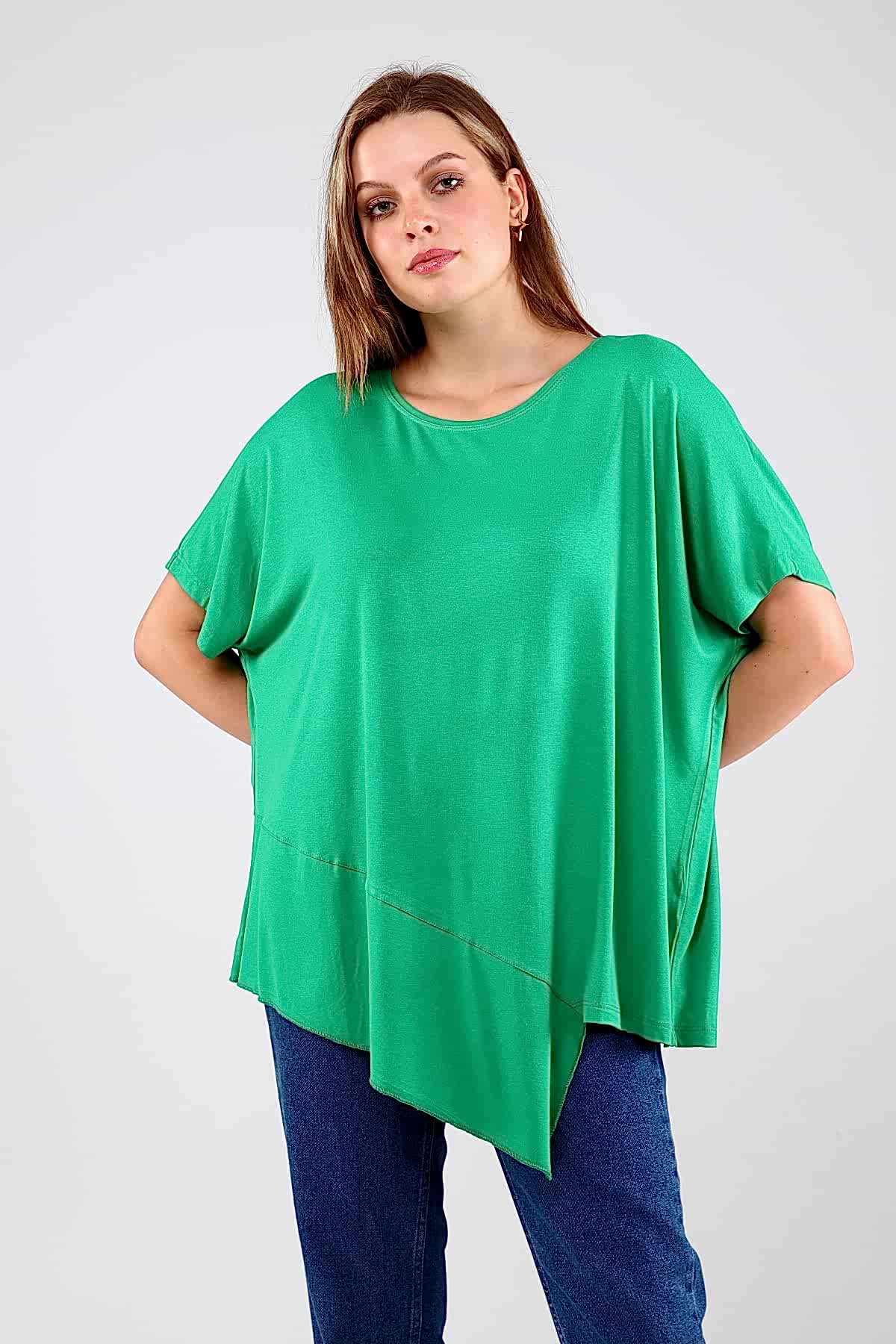 Büyük Beden Kısa Kollu  Asimetrik Kesim Viskon Penye Bluz Benetton Yeşil