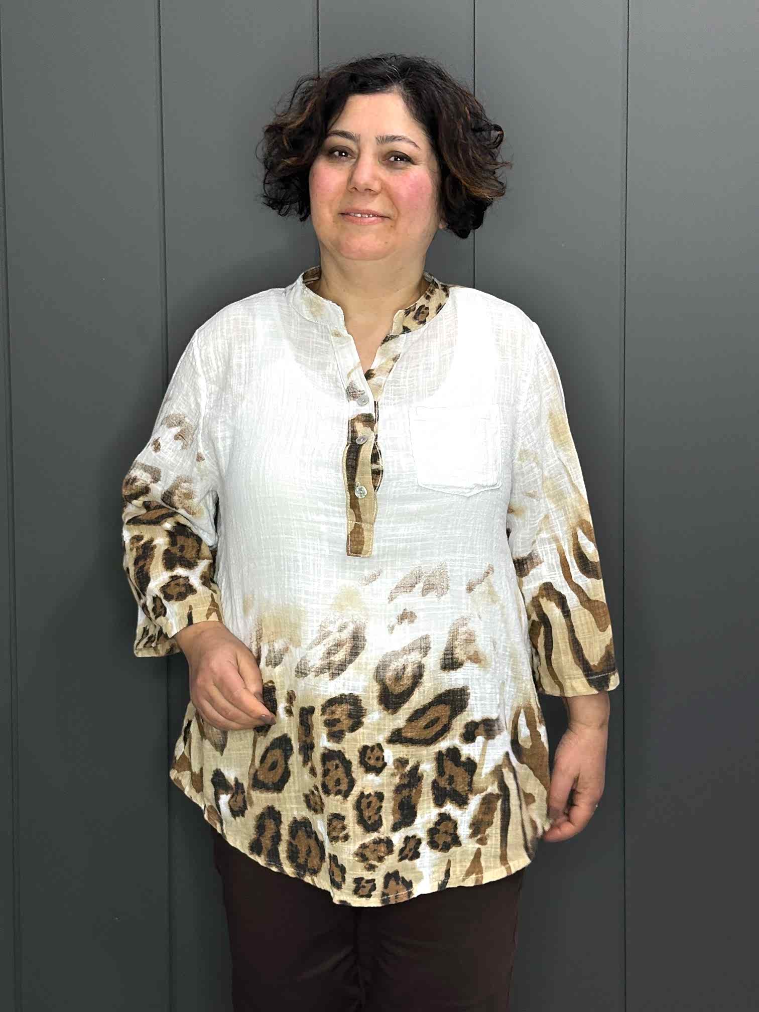 Hakim Yaka Leopar Baskılı Pamuk Bluz Beyaz