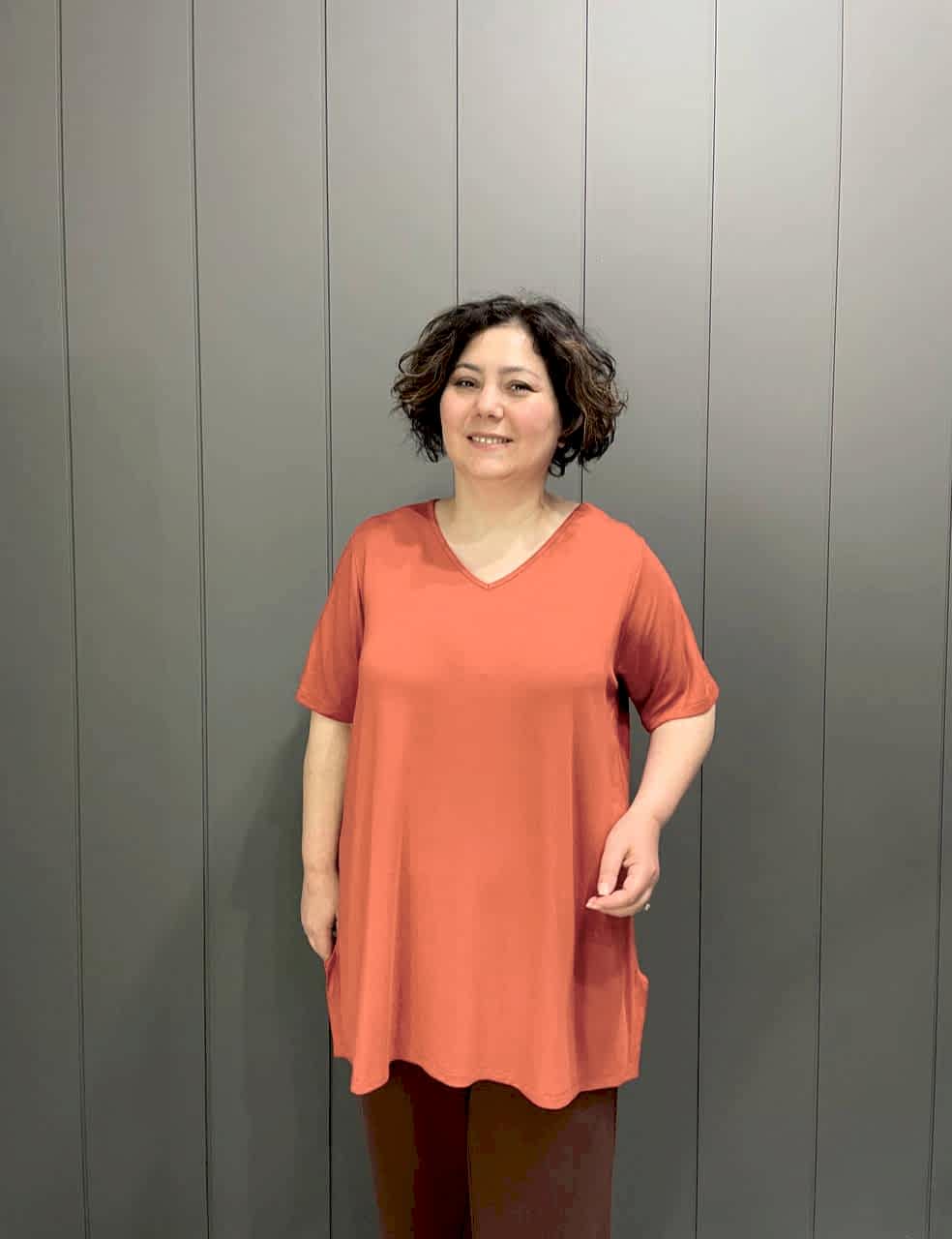 V Yaka Büyük Beden Bluz Tarçın