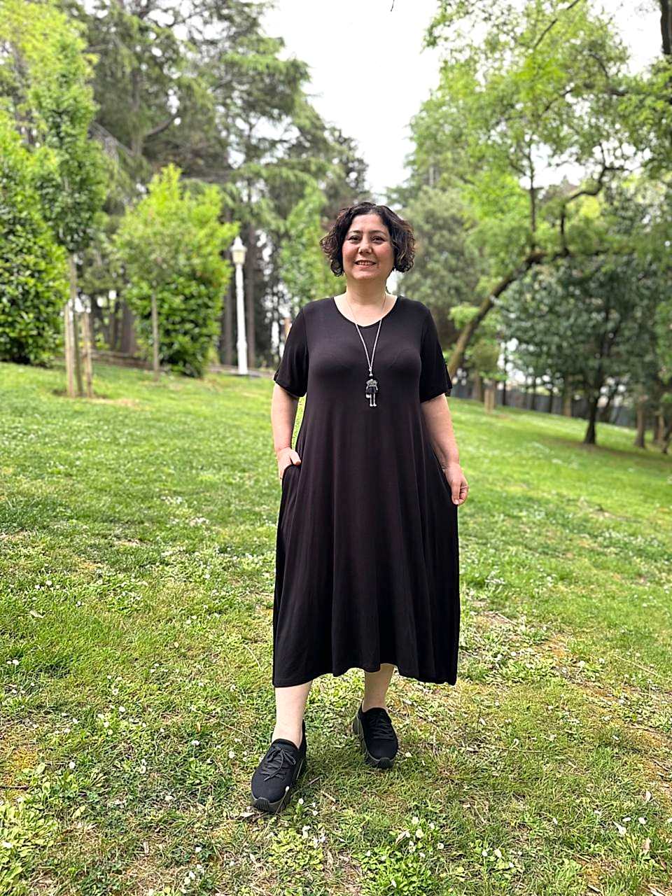 O Yaka Likralı Viskon Elbise Siyah